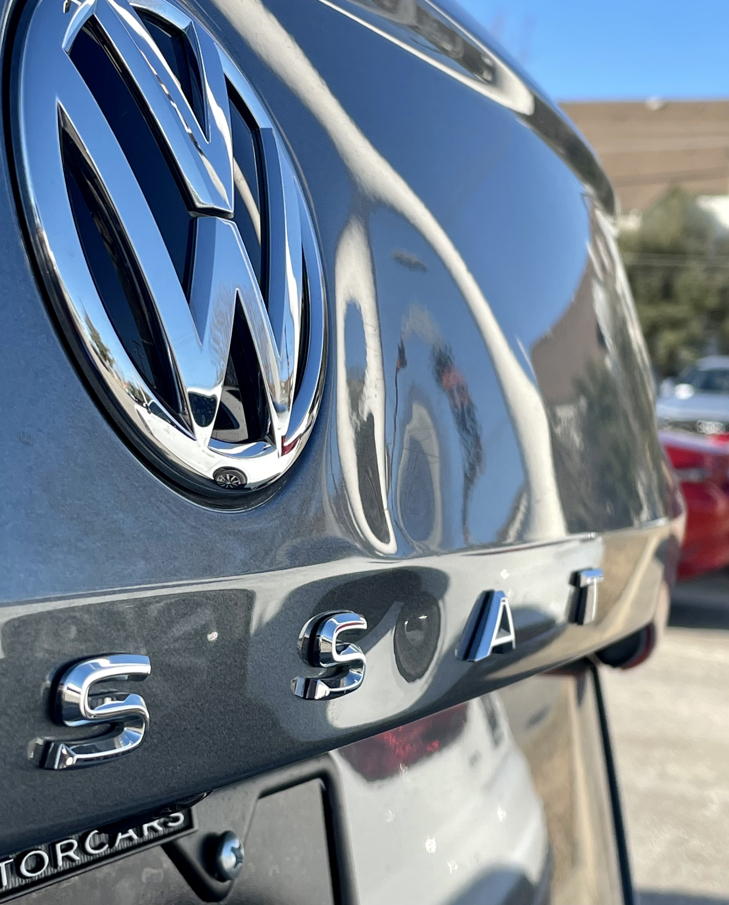 After PDR — VW Passat rear hatch restored
